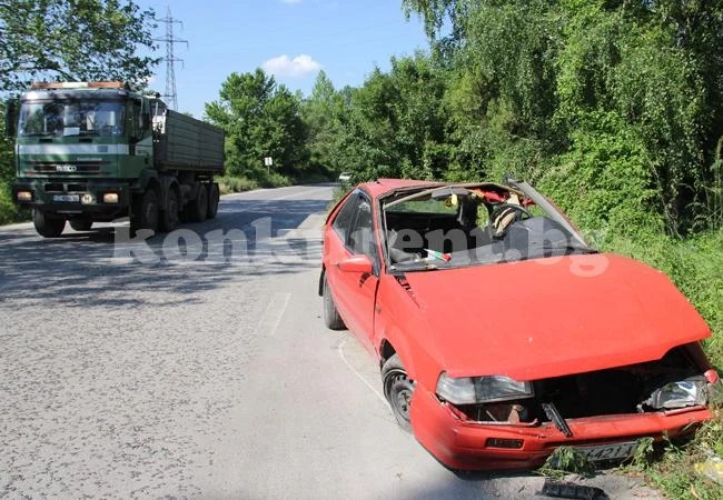 Двама са в болница след катастрофа край Враца
