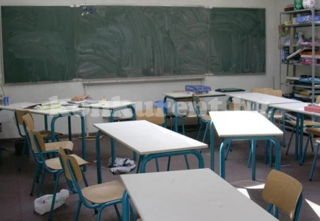 Падат 10 паралелки във Врачанско