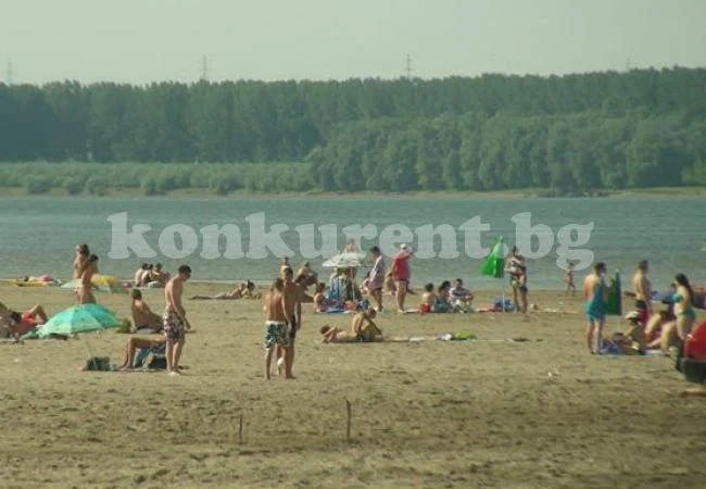Видинчани плажуват в \