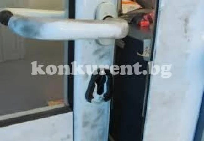 Разбиха офис в Димово