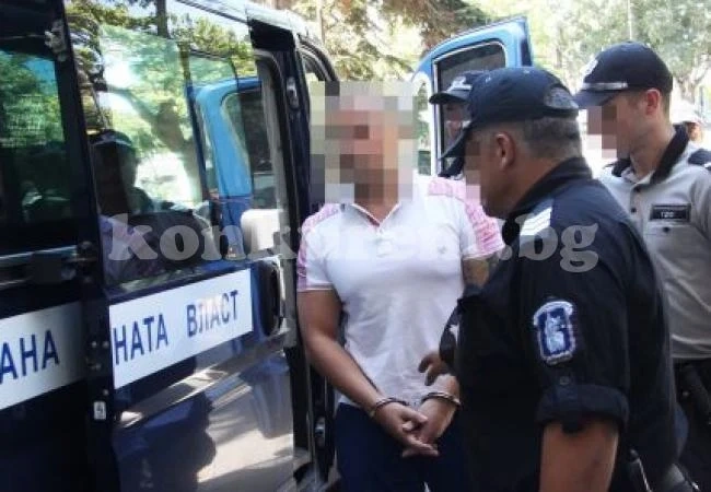 Топ крадци се дънят след два удара за 15 минути