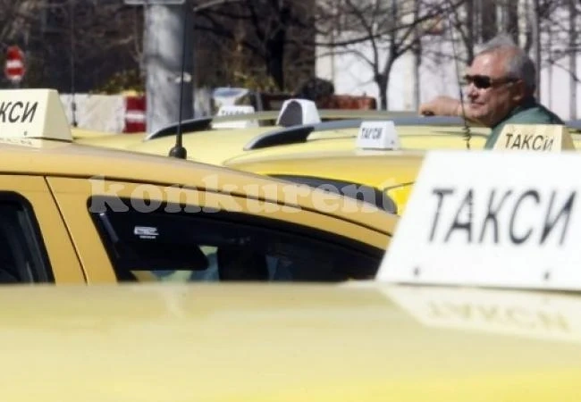 Увеличиха възрастта за такситата от 10 на 15 години
