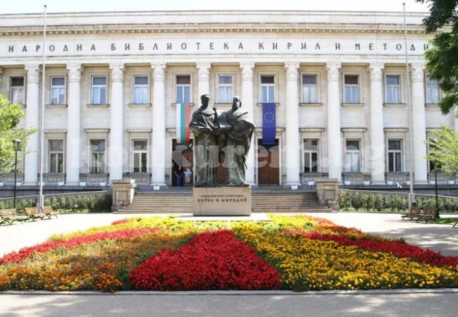 Затвориха Националната библиотека заради градушката