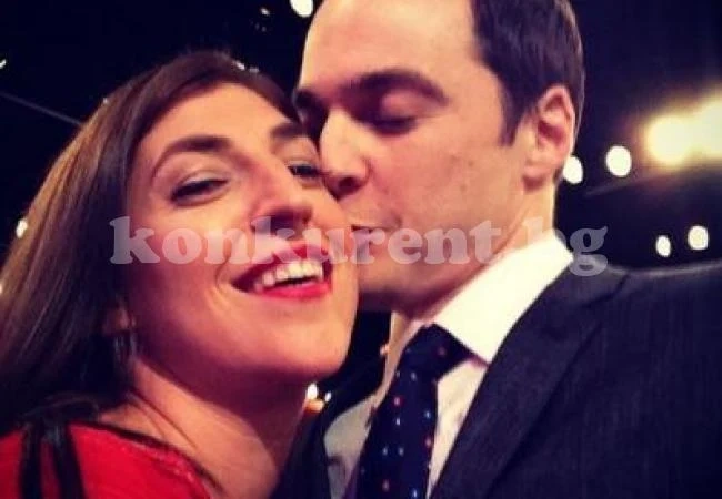 Звездите от „The big bang theory” подлудиха феновете с уникално селфи 
