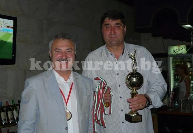 Златко Живков получи приз от федерация