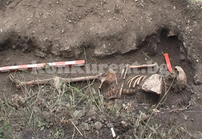 Скелет с камък върху гърдите извадиха от Градище