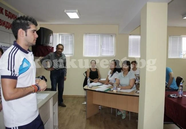 Треньор от Реал /Мадрид/ обучава свои колеги във Видин