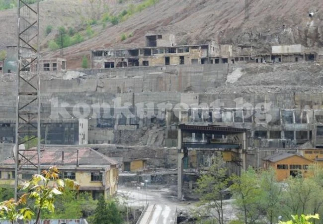 Продават призрачния завод \
