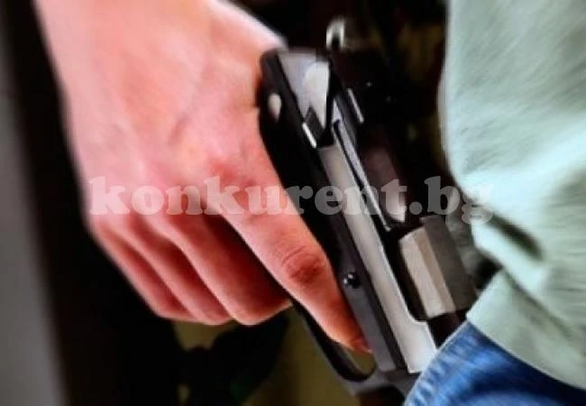 Варненец стреля с газов пистолет по съседи