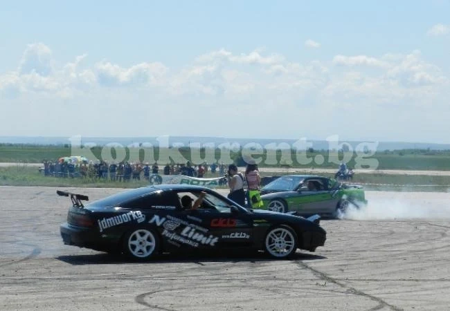 30 пилоти се пускат в шоуто „Super Drift Series“