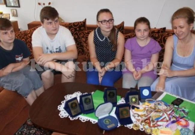 Поп остави без дом майка с четири деца