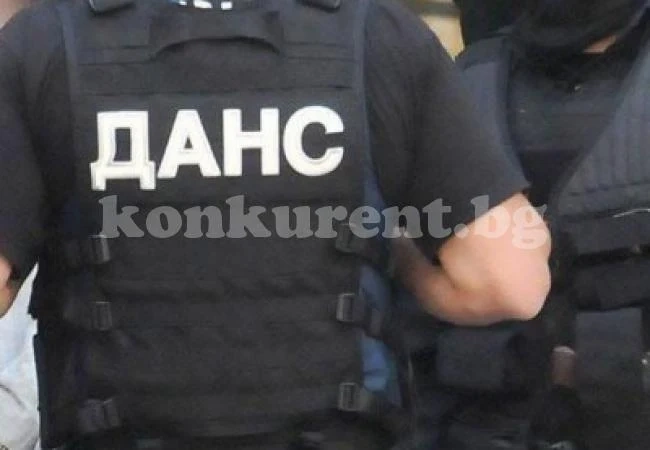 Самотна майка иска кола от ДАНС