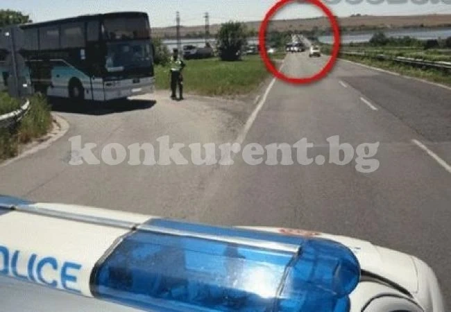 Зверска катастрофа край Сарафово, стотици коли са блокирани