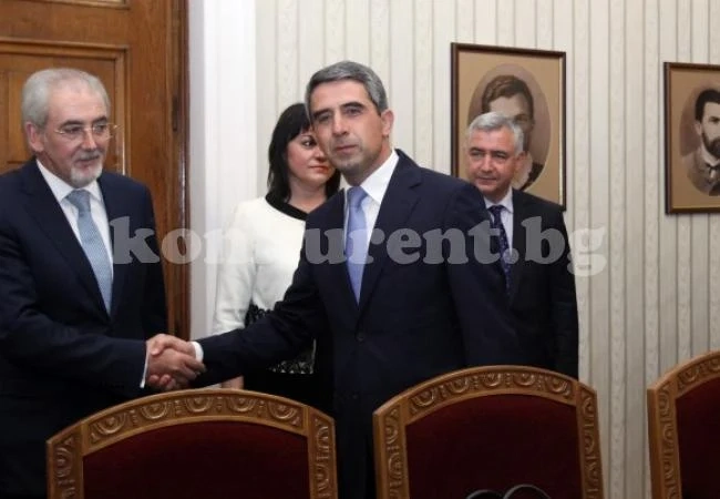 Последно:Президентът връчва мандата на ДПС в сряда