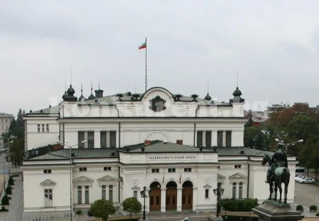 Депутатите глобени с 663 441 лв. за безпричинни отсъствия от работа
