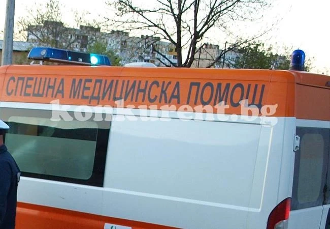 Починалият мъж е около 60-годишен