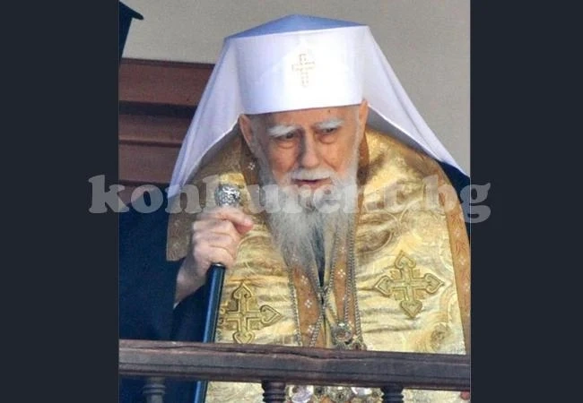 Вдигат паметник на патриарх Максим