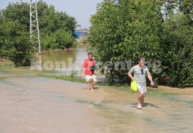 Втори ден на бедствието в снимки