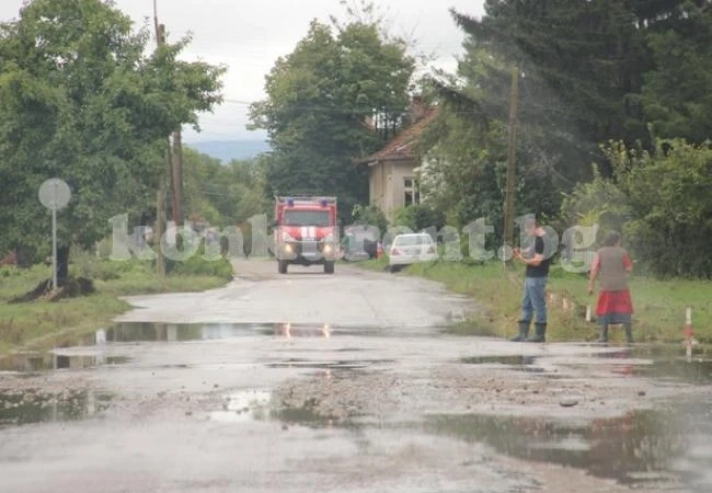Герберите от Враца осигуриха вода за бедстващите в селата Девене и Горно Пещене