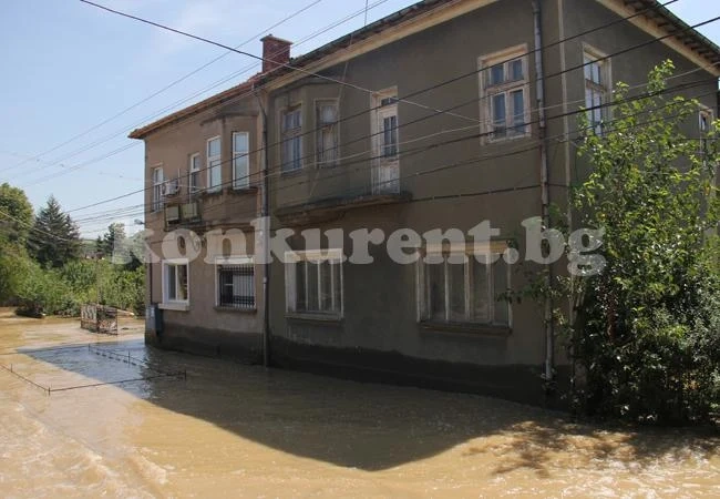 В Мизия пуснаха водата, не става за пиене