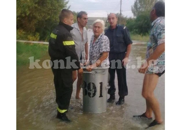 Жена от Крушовица благодари на спасителите си при потопа