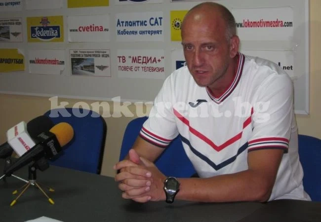 Павлов пак критикува юношите, Янков не вини своите