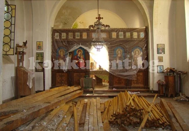 Търсят доброволци за ремонт на храм