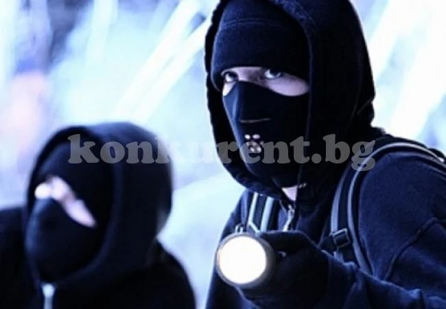 Спипаха маскираните, обрали магазин в Бяла Слатина