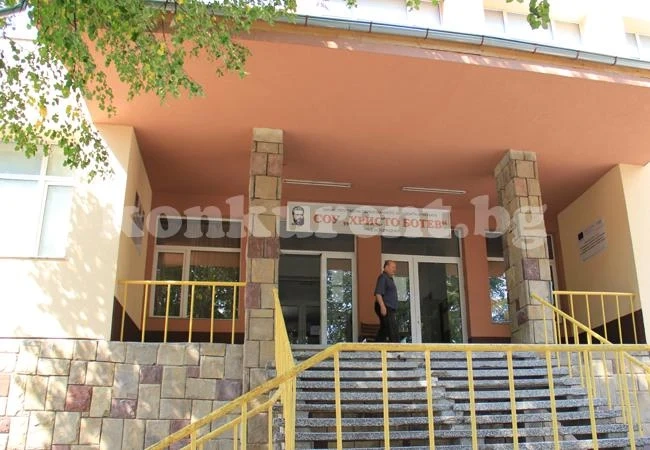 Отстраняват последствията от проливните дъждове  