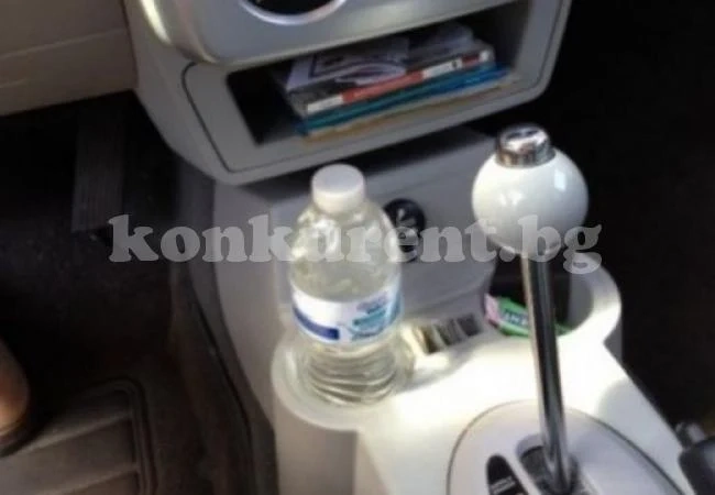 Защо жените не бива да пият вода от пластмасови бутилки, стояли в кола