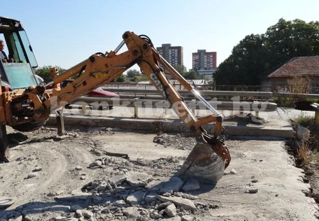 Стартира ремонтът на надлеза при бул. „Панония“