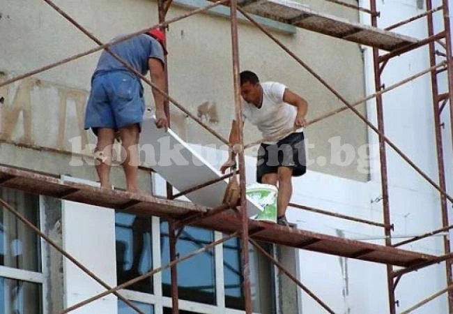 Стягат ремонти на три училища във Враца
