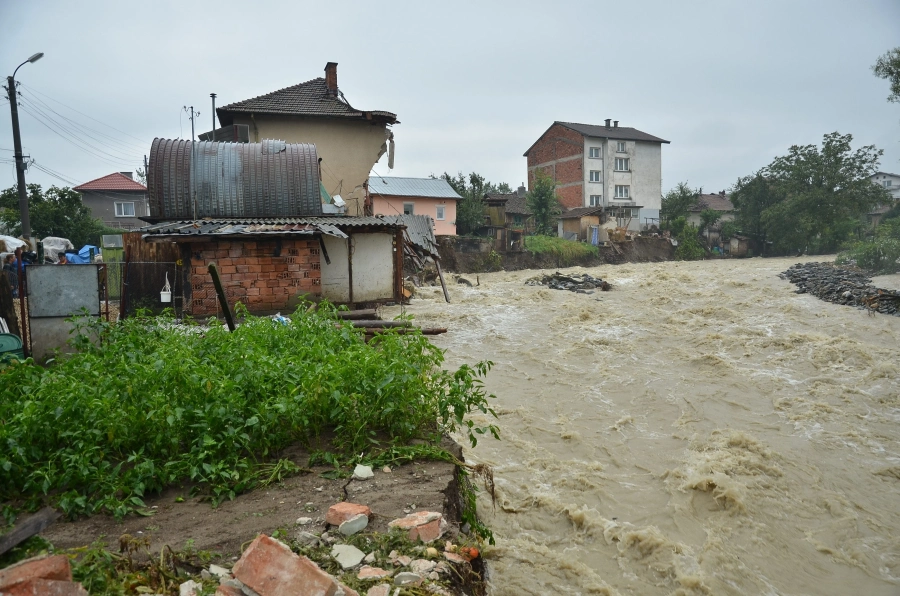 Берковица бавно се съвзема след бедствието