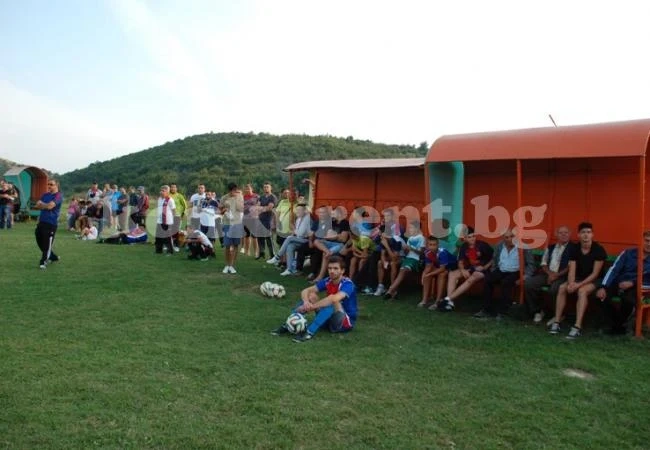 Пъстрина прави обрат за 3:1 срещу новак