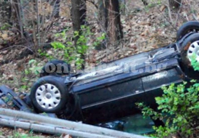 Три деца в болница след нощна гонка с коли