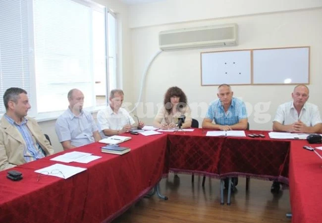 Полицаите от Враца събраха над 3 бона за колегите си от Мизия