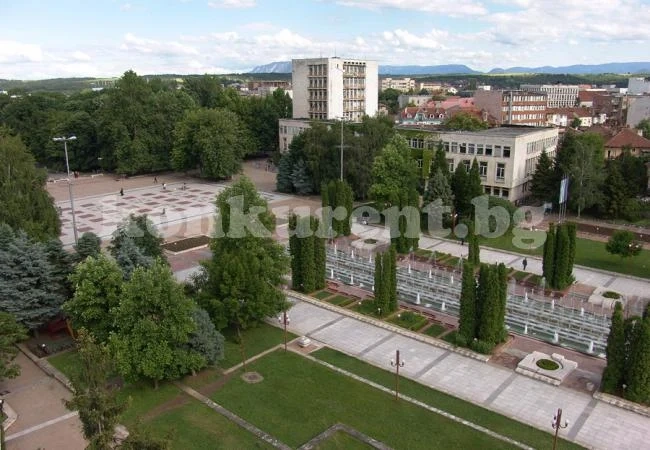 Опасен язовир става нива