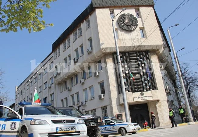 Партиите започнаха да се топят една друга