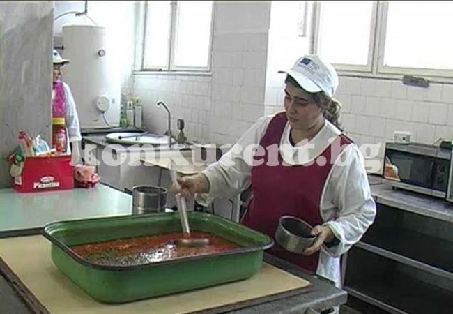 Хранят безплатно 98 човека във Враца