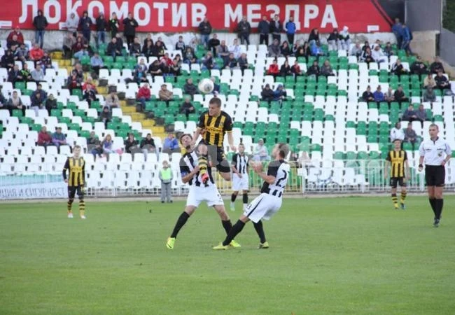 Локо /Мездра/ не успя да спре Ботев /Пд/ за купата