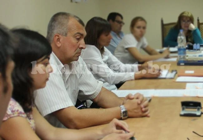 Василев ще държи връзка с полицията за изборните нарушения