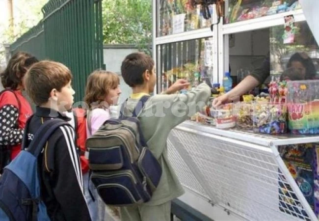 Внимание! Опасни храни в училищните лавки