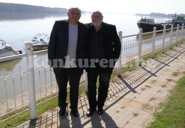 Писател стана \