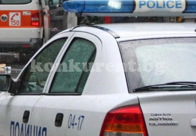 Борят се за живота на възрастна жена след катастрофа