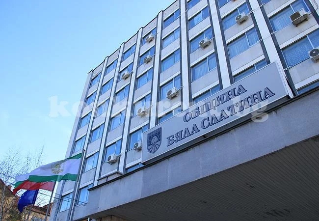 Сенатори спасиха 17 паралелки
