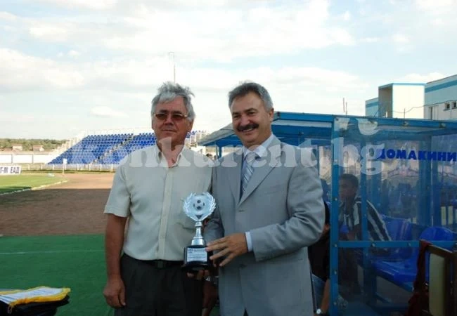 БФС награждава Боян Гергов със златна значка