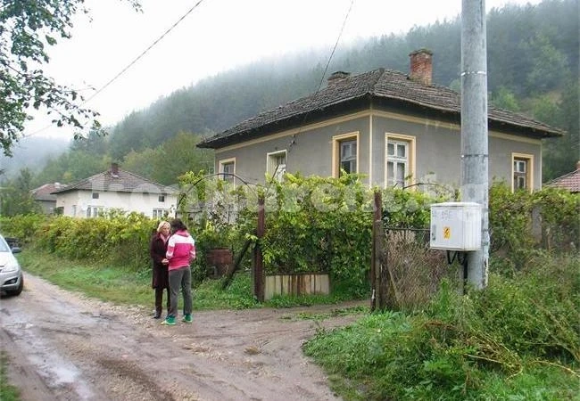 Сираците от Средогрив трябва да плащат и банков заем