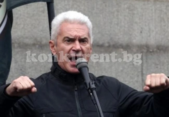 Спряха делото срещу Волен Сидеров за хулиганство в самолет