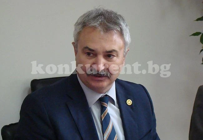 Златко Живков със значка „Пол Харис фелоу” от Ротари