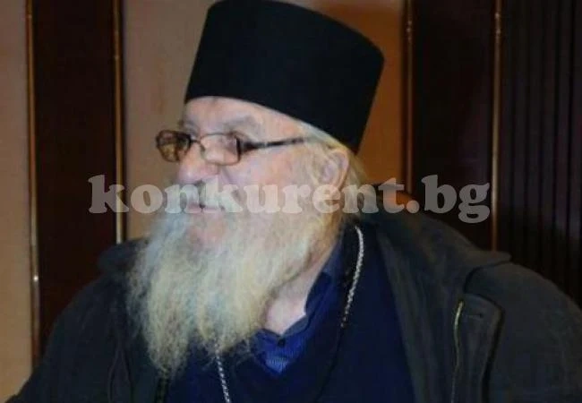 Отец Иван се възстановява след катастрофата